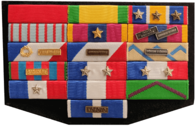 médailles militaires avec ordre de port : commémo FR puis courage et dévouement